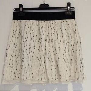 Club Monaco 💯 Silk Graphic Black White Loose Pleated Mini skirt S